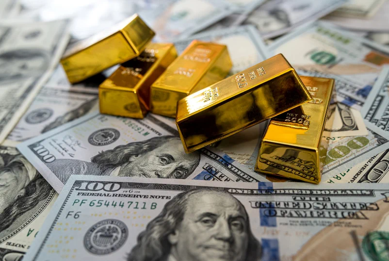 Gold prices surge in Pakistan amid global market trends