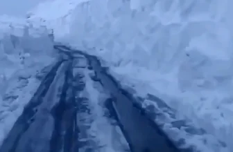 Naran and Babusar Top Closed for Tourists Amid Heavy Snowfall