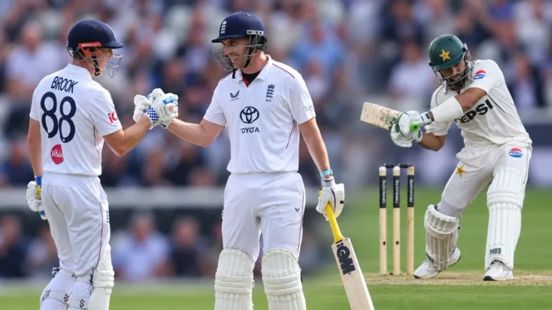 England Tighten Grip on Third Test as Pakistan Face Series Whitewash