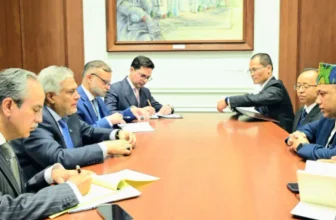 Ishaq Dar, Nepal’s Foreign Minister Discuss Closer Ties in New York