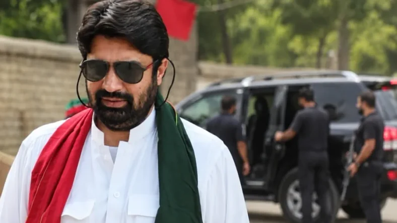 Armed Men Stop KP Minister Fazal Shakoor Khan’s Vehicle in Peshawar; PTI Alleges Abduction