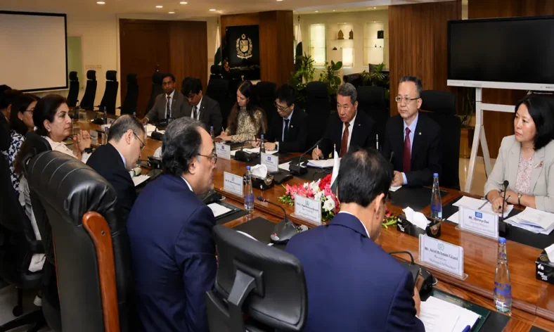 ADB Acknowledges Pakistan’s Economic Progress, Credit Rating Upgrades
