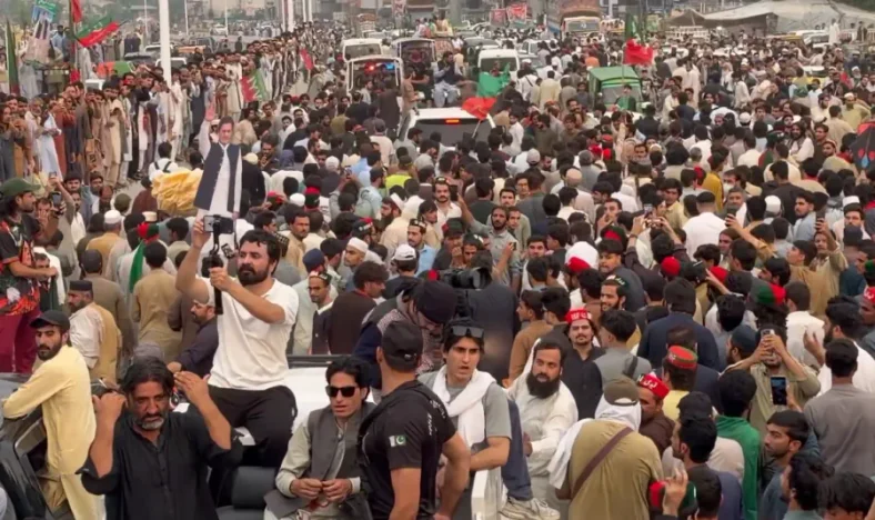 PTI long march reaches Peshawar, next phase to be announced in Swabi