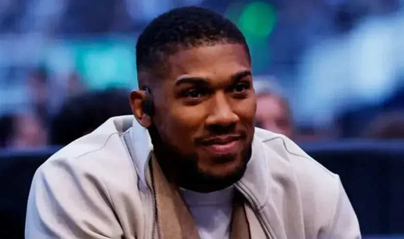 Fury vs Joshua tickets sell out within an hour as over 500,000 fans join queue